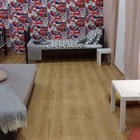 London Fog Apartment In The Party District Boedapest Buitenkant foto